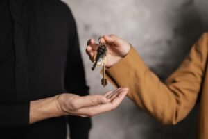 what is a broker in real estate
